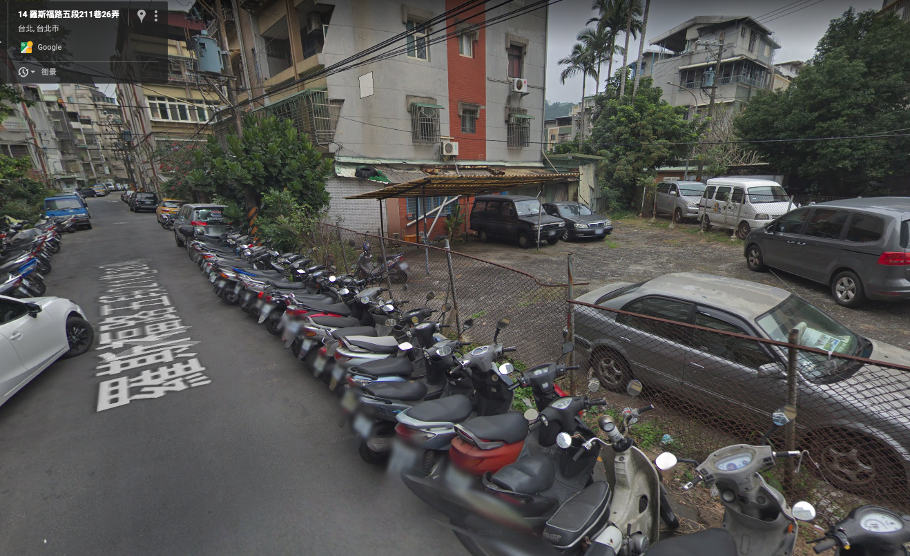 能塞多少，就塞多少的機車停車情況，幾乎是台灣都會區的標準街景